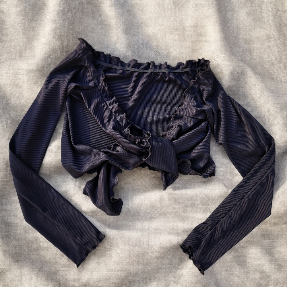 Chic Black Ruffled Long Sleeve Top